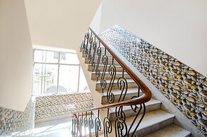 Fabexpress Heritage Inn