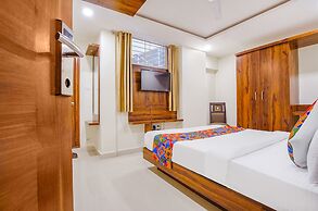 Fabhotel Royal Inn I