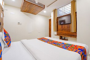 Fabhotel Royal Inn I