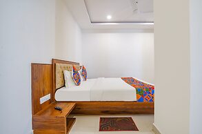 Fabhotel Royal Inn I