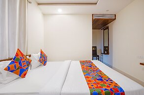 Fabhotel Royal Inn I