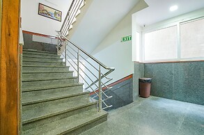 Fabhotel Royal Inn I