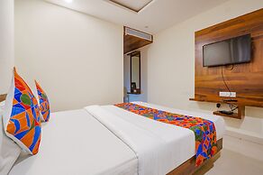 Fabhotel Royal Inn I