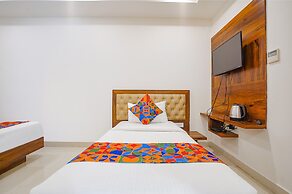 Fabhotel Royal Inn I