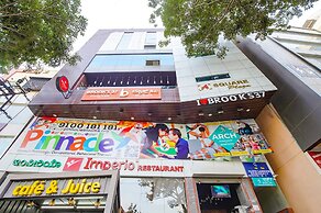 Fabhotel Royal Inn I