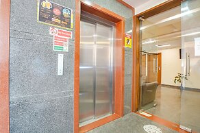 Fabhotel Royal Inn I