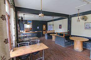 FabHotel Mahadev Cottage