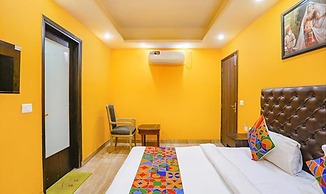 FabExpress Taj Home Stay