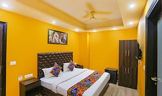 FabExpress Taj Home Stay