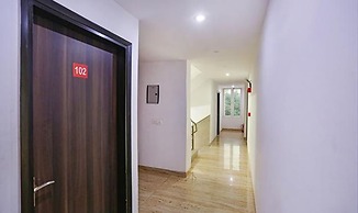 FabExpress Taj Home Stay