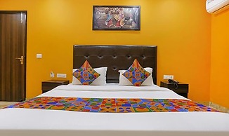 FabExpress Taj Home Stay