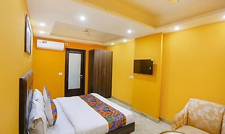 FabExpress Taj Home Stay