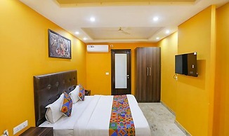 FabExpress Taj Home Stay