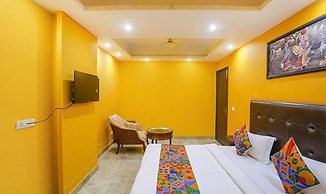 FabExpress Taj Home Stay
