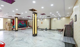 Fabhotel Shivam Palace