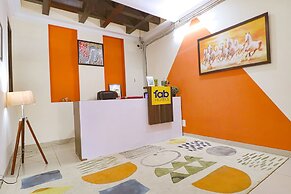 FabHotel Tipssy Inn 020