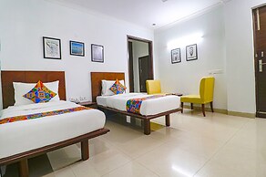 FabHotel Tipssy Inn 020