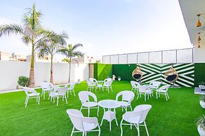 FabHotel Sky Lark Farm