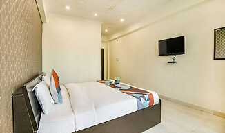 FabExpress Alacia Inn