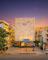 Fabhotel Astra Berry'S