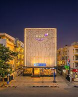 Fabhotel Astra Berry'S