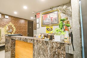 Fabhotel Royal Galaxy I