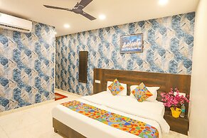 Fabhotel Royal Galaxy I