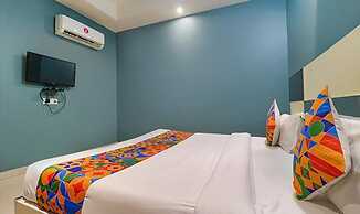 Fabhotel Maxx Inn