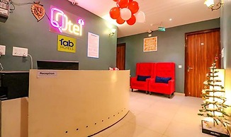 Fabhotel Maxx Inn
