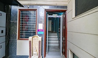 Fabhotel Maxx Inn