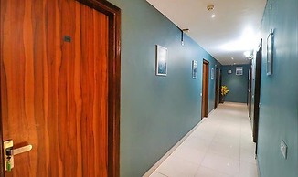 Fabhotel Maxx Inn