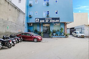 Fabhotel Airport Avalon