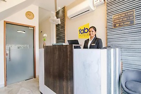 Fabhotel Yellow Leaf