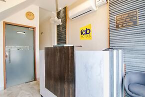 Fabhotel Yellow Leaf