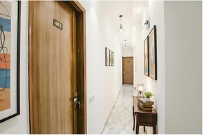 Fabhotel Yellow Leaf
