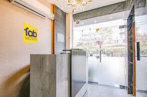 Fabhotel Yellow Leaf