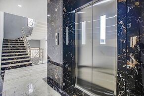 Fabhotel W Grand Suites