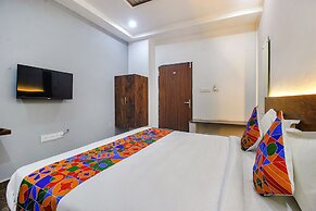 Fabhotel W Grand Suites