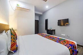 Fabhotel W Grand Suites