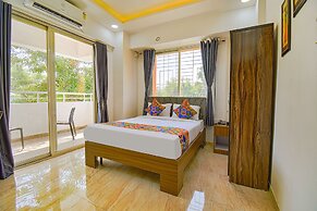 FabHotel Red Velvet & Suites