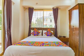 FabHotel Red Velvet & Suites