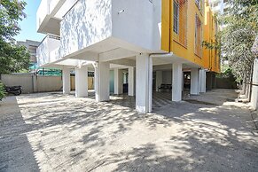 FabHotel Red Velvet & Suites