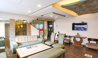 Fabhotel Clark Height