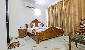 Fabhotel Singh Suite