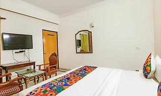 Fabhotel Singh Suite