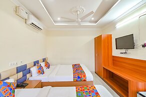 Fabhotel Good Luck Residency