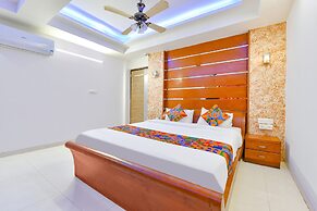 Fabhotel Raj Ratna