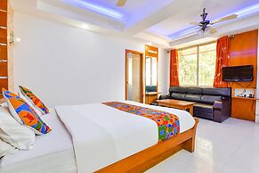 Fabhotel Raj Ratna