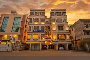 Fabhotel Raj Ratna