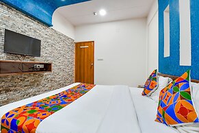 Fabhotel Raj Ratna